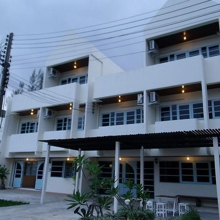 Albatross Guesthouse @ Thungwualaen Beach Pathiu Eksteriør bilde