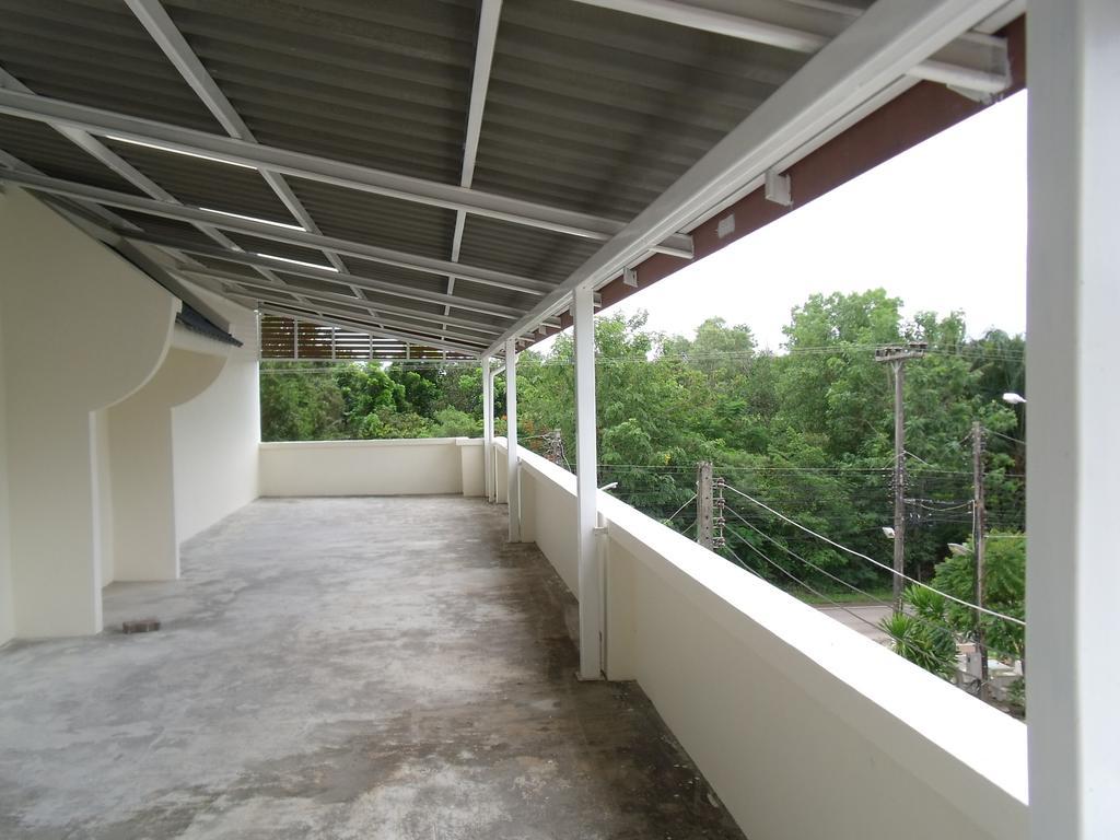 Albatross Guesthouse @ Thungwualaen Beach Pathiu Eksteriør bilde