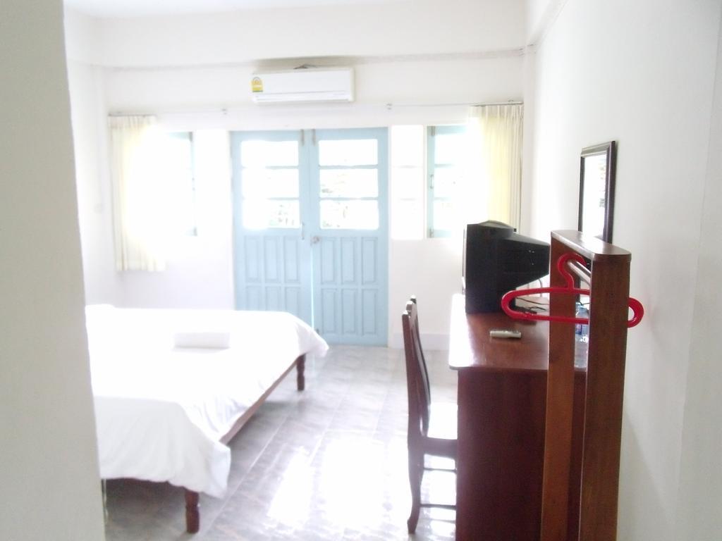 Albatross Guesthouse @ Thungwualaen Beach Pathiu Eksteriør bilde