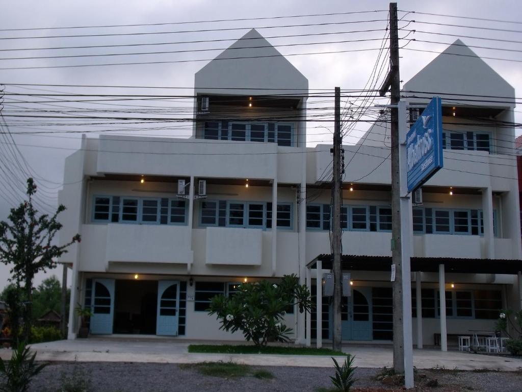 Albatross Guesthouse @ Thungwualaen Beach Pathiu Eksteriør bilde