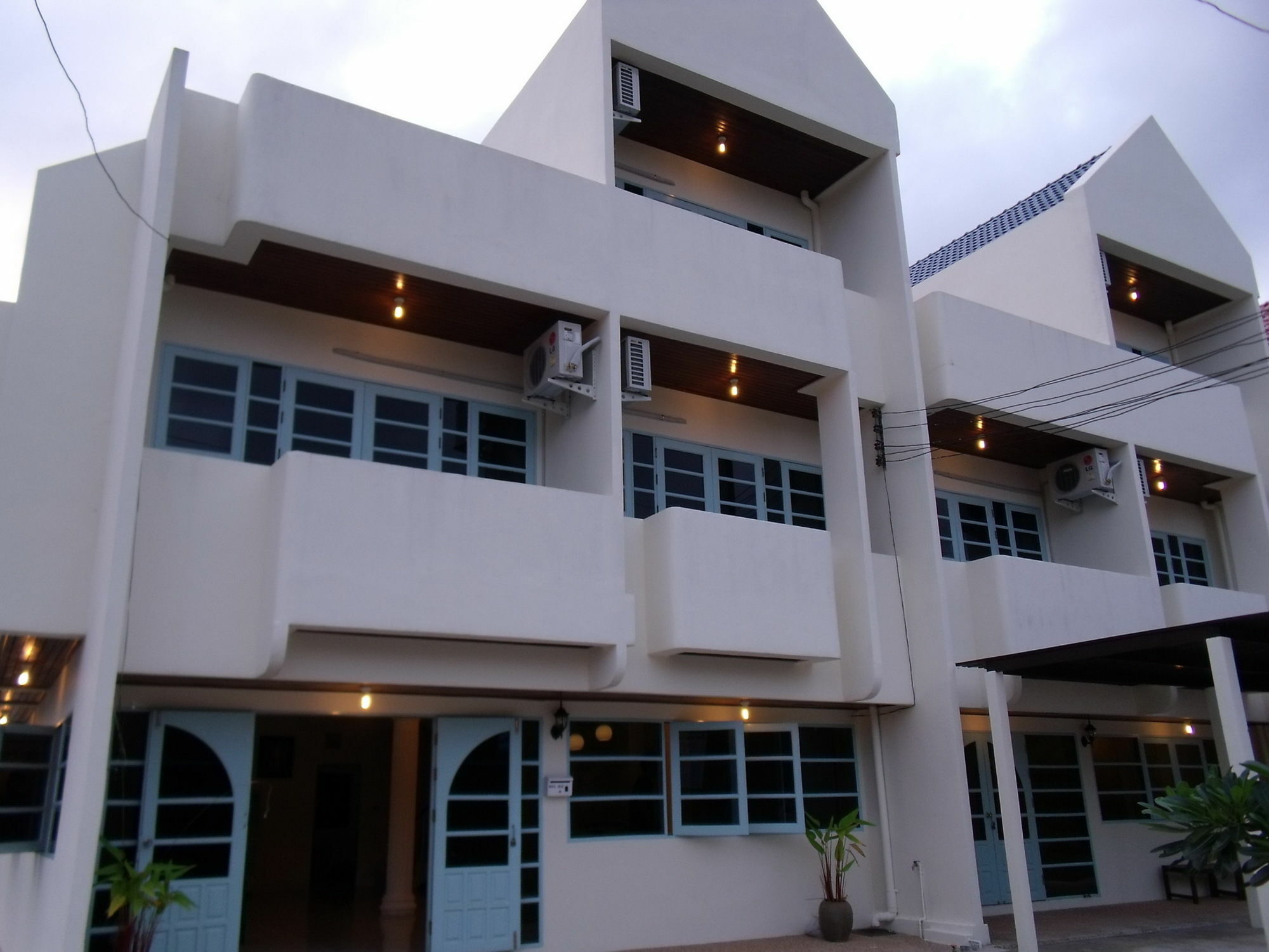 Albatross Guesthouse @ Thungwualaen Beach Pathiu Eksteriør bilde